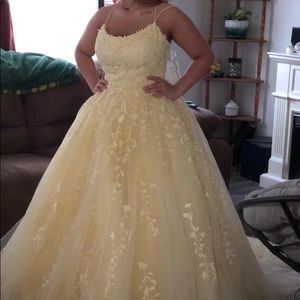 Sherri Hill- Size 12, no alterations. Style- #53116. Super cute corset!